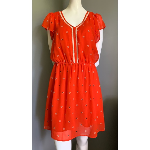 Maison Jules Dresses & Skirts - Maison Jules : flutter sleeve heart print dress
